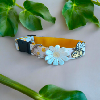 Bee dog collar